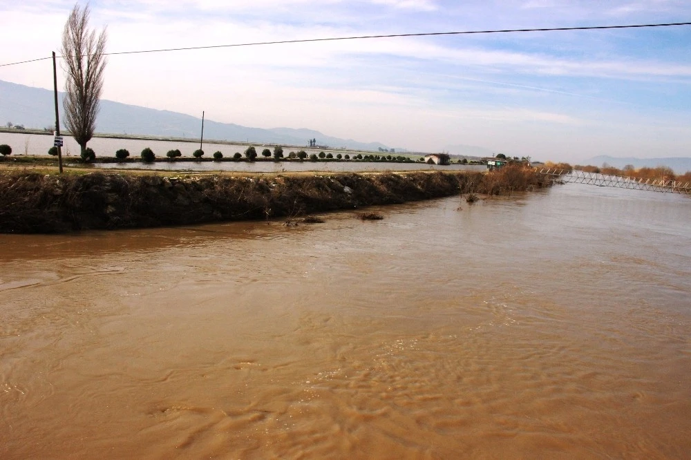 100 bin dönüm tarım arazisi sular altında