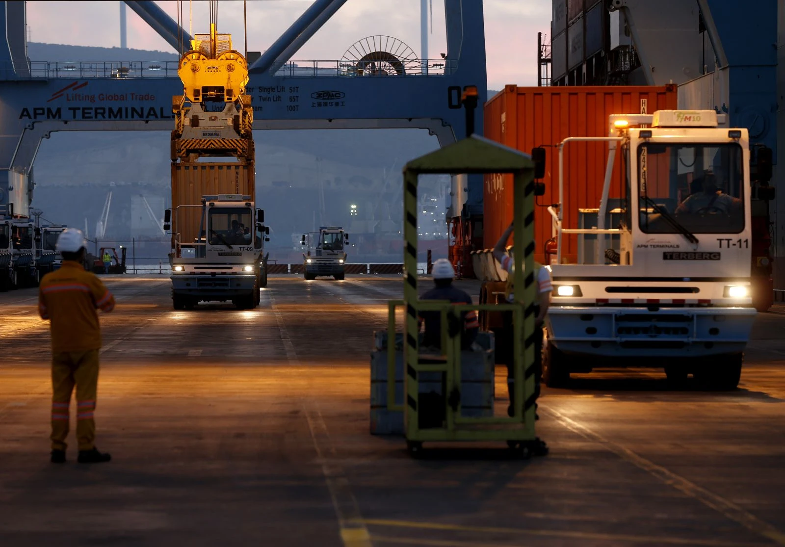 Ege dev gemilerin uğrak noktası oldu