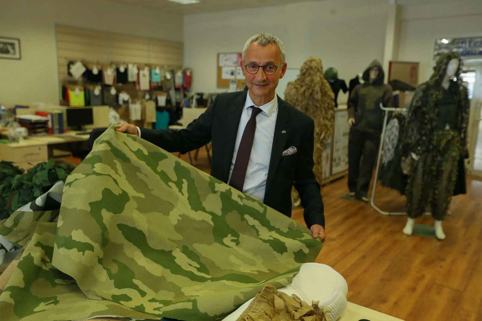 Türk mühendislerin 'gizlenme kumaşı' dünyaya açılacak