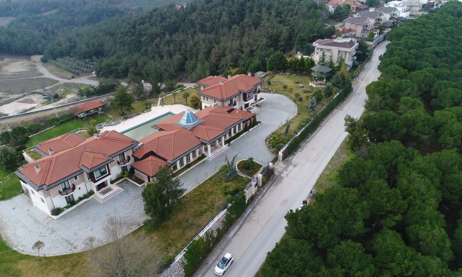 'FETÖ'nün Bursa'daki malikanesi'ne el konuldu