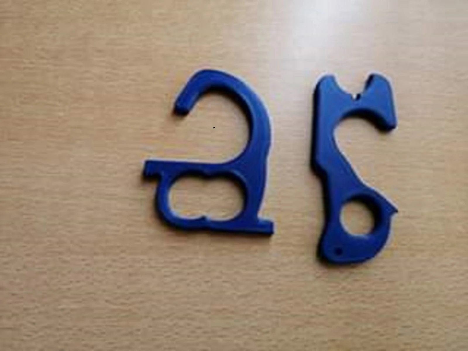 'Temassız Kapı Açma Aparatı' ürettiler