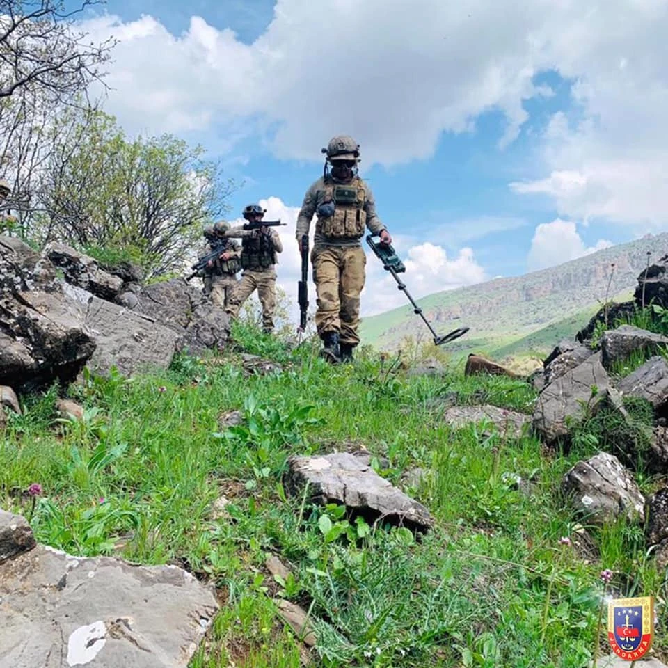 Türkiye-Irak sınırında teröristlere yönelik bahar operasyonu başlatıldı