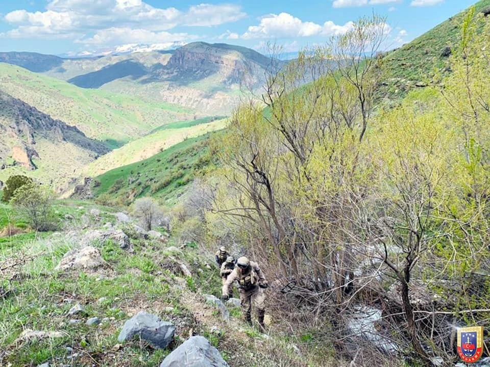 Türkiye-Irak sınırında teröristlere yönelik bahar operasyonu başlatıldı