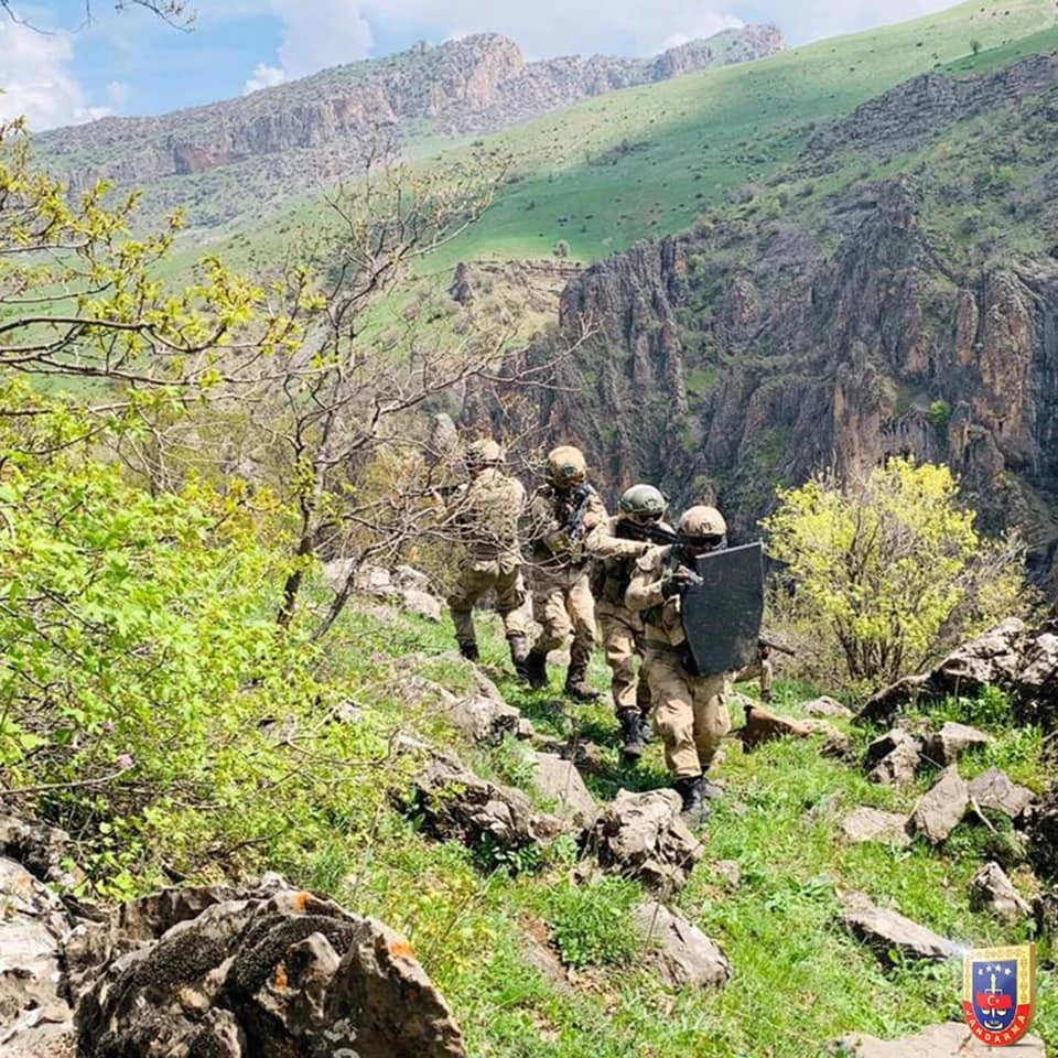 Türkiye-Irak sınırında teröristlere yönelik bahar operasyonu başlatıldı