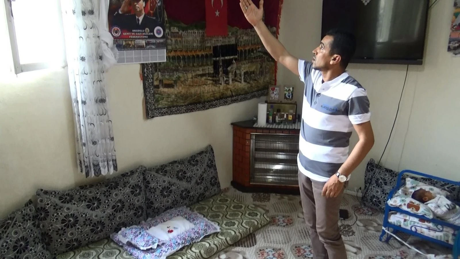 Evlat nöbetindeki babanın evinin hali yürek sızlattı