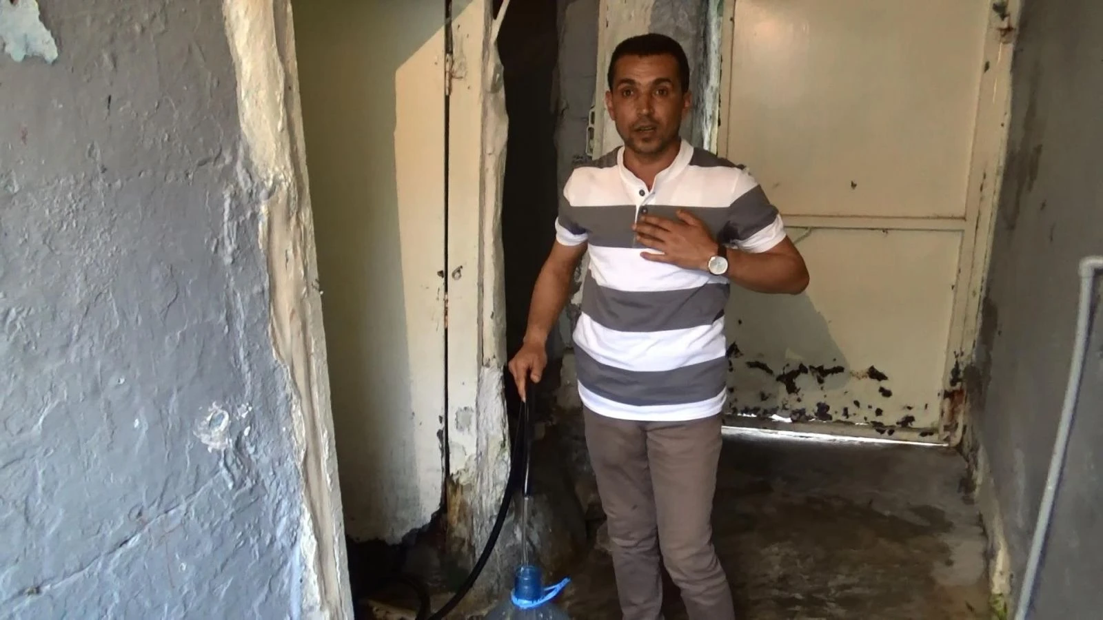 Evlat nöbetindeki babanın evinin hali yürek sızlattı