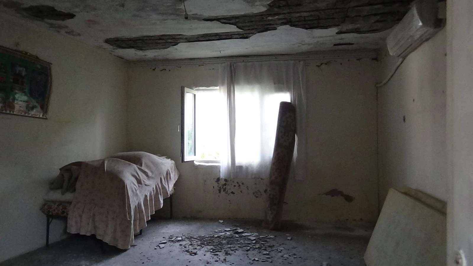 Evlat nöbetindeki babanın evinin hali yürek sızlattı