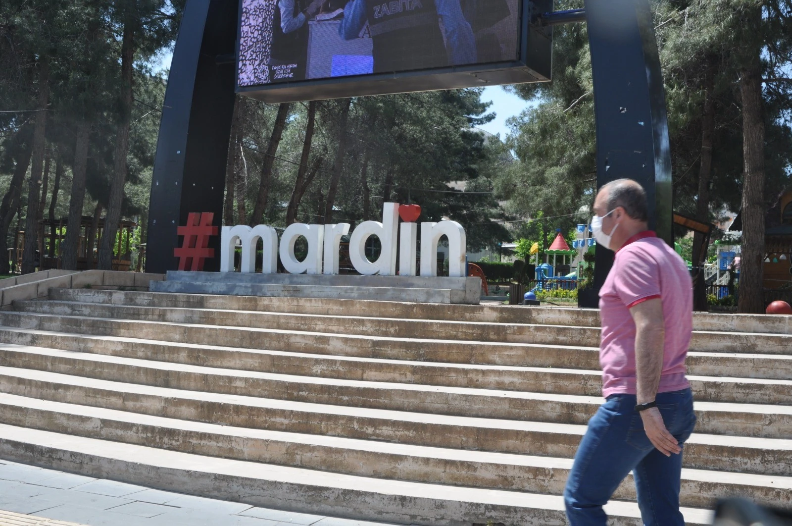 Mardin’de vatandaşlara maske takma zorunluluğu getirildi