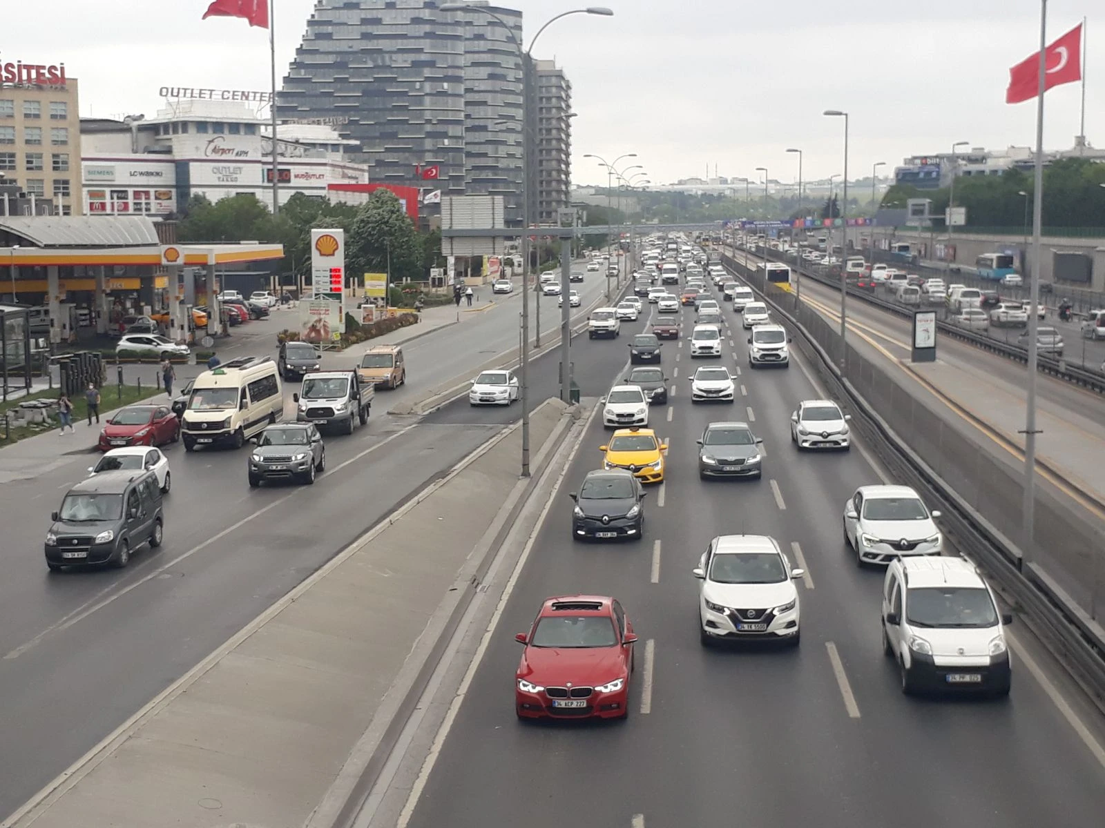 İstanbul trafiğinde dikkat çeken yoğunluk