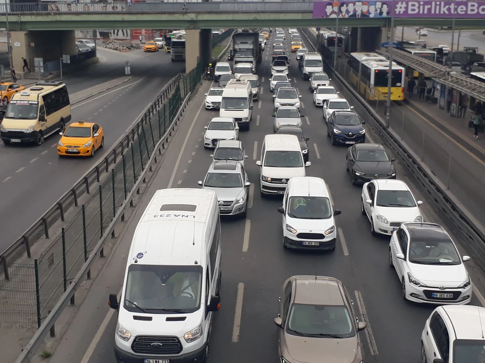 İstanbul trafiğinde dikkat çeken yoğunluk
