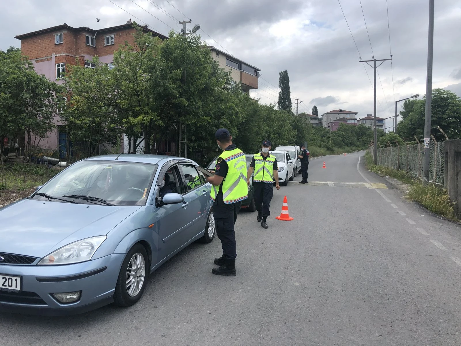 İplik fabrikasının 800 çalışanı ve aileleri karantinaya alındı