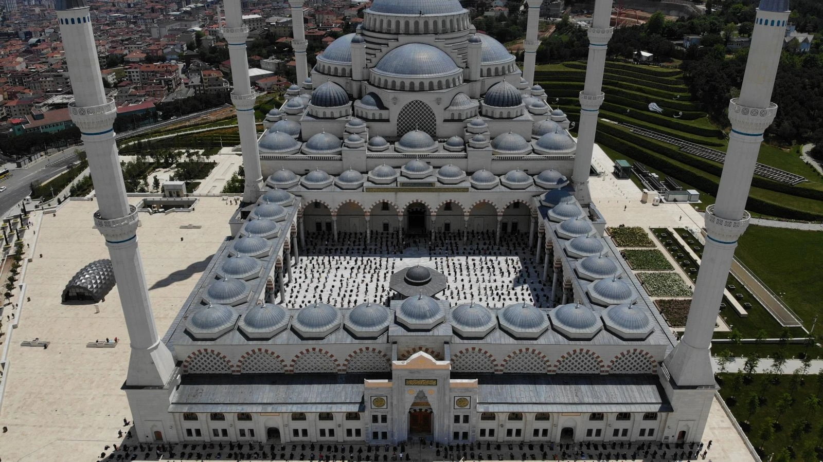 74 gün sonra ilk cuma namazı