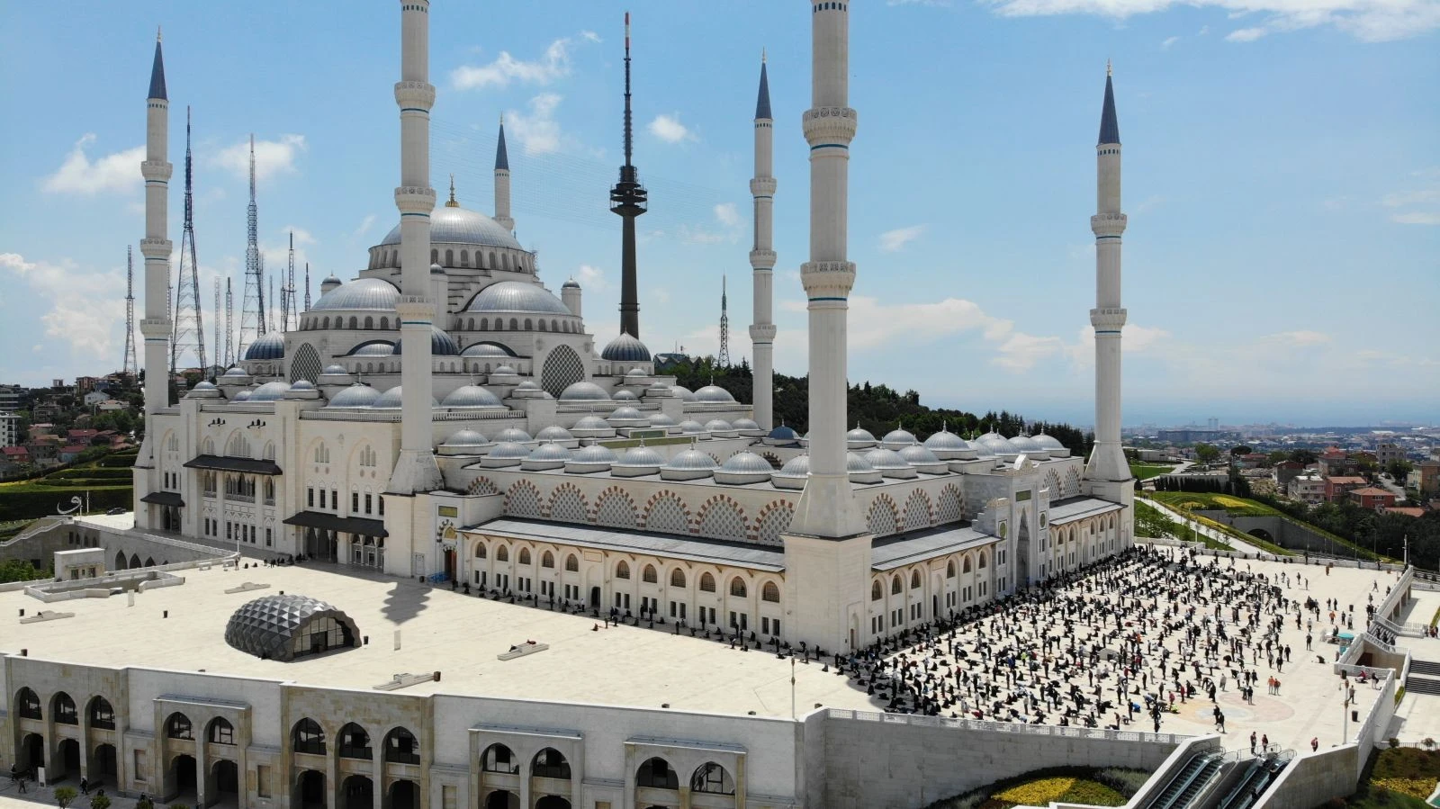 74 gün sonra ilk cuma namazı