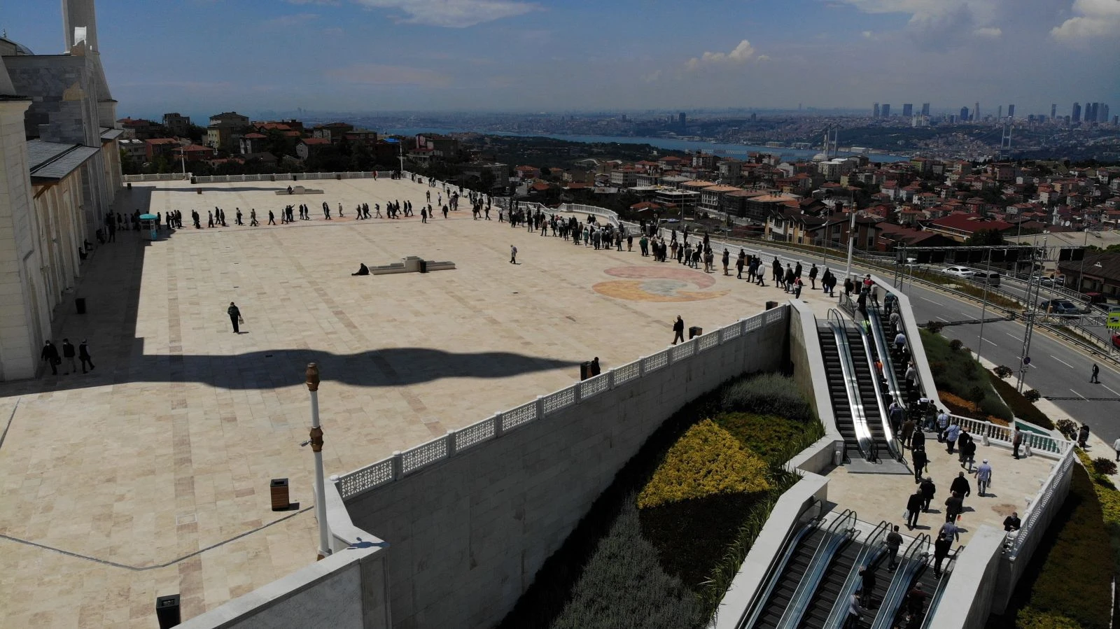 74 gün sonra ilk cuma namazı