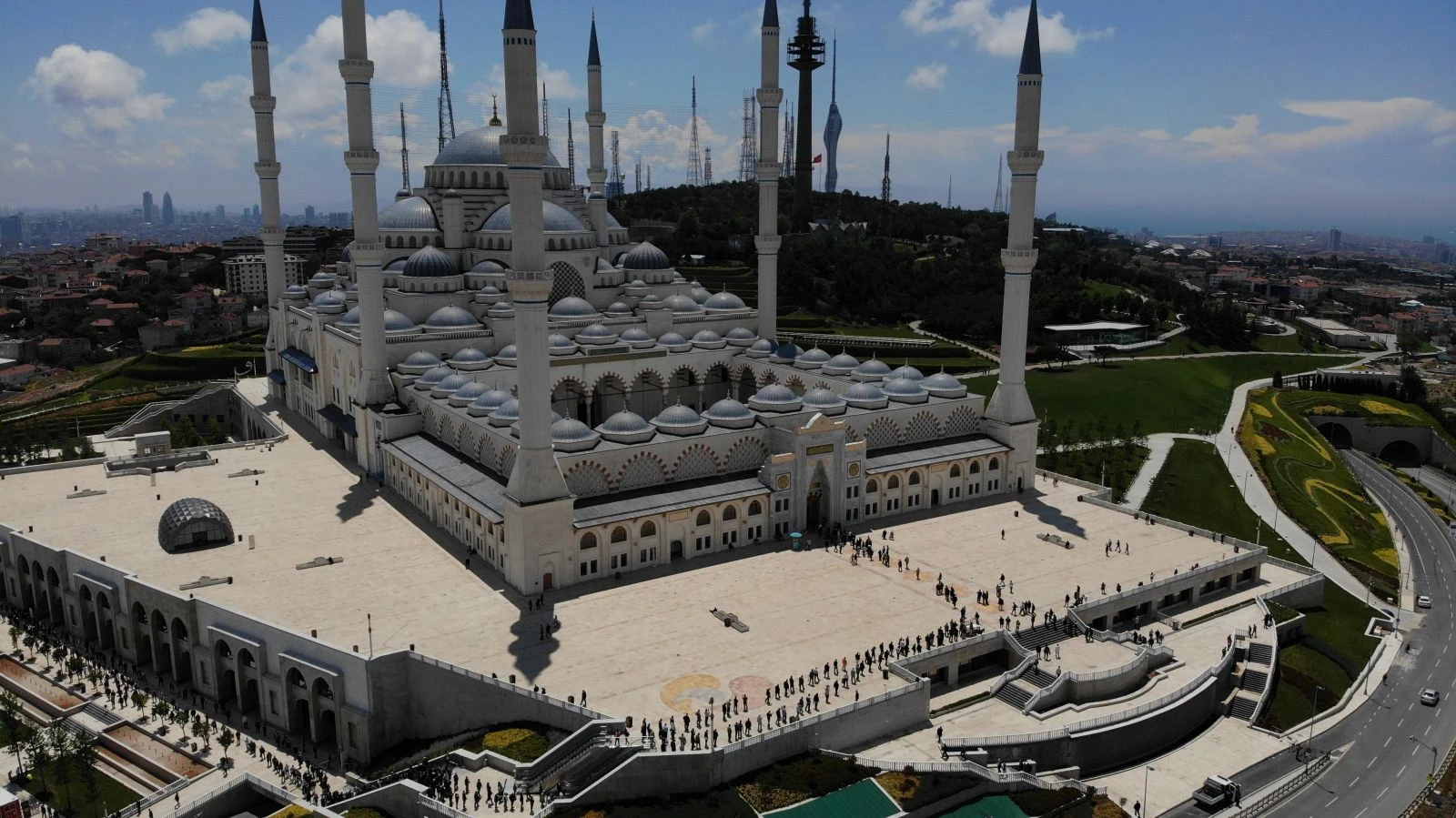 74 gün sonra ilk cuma namazı