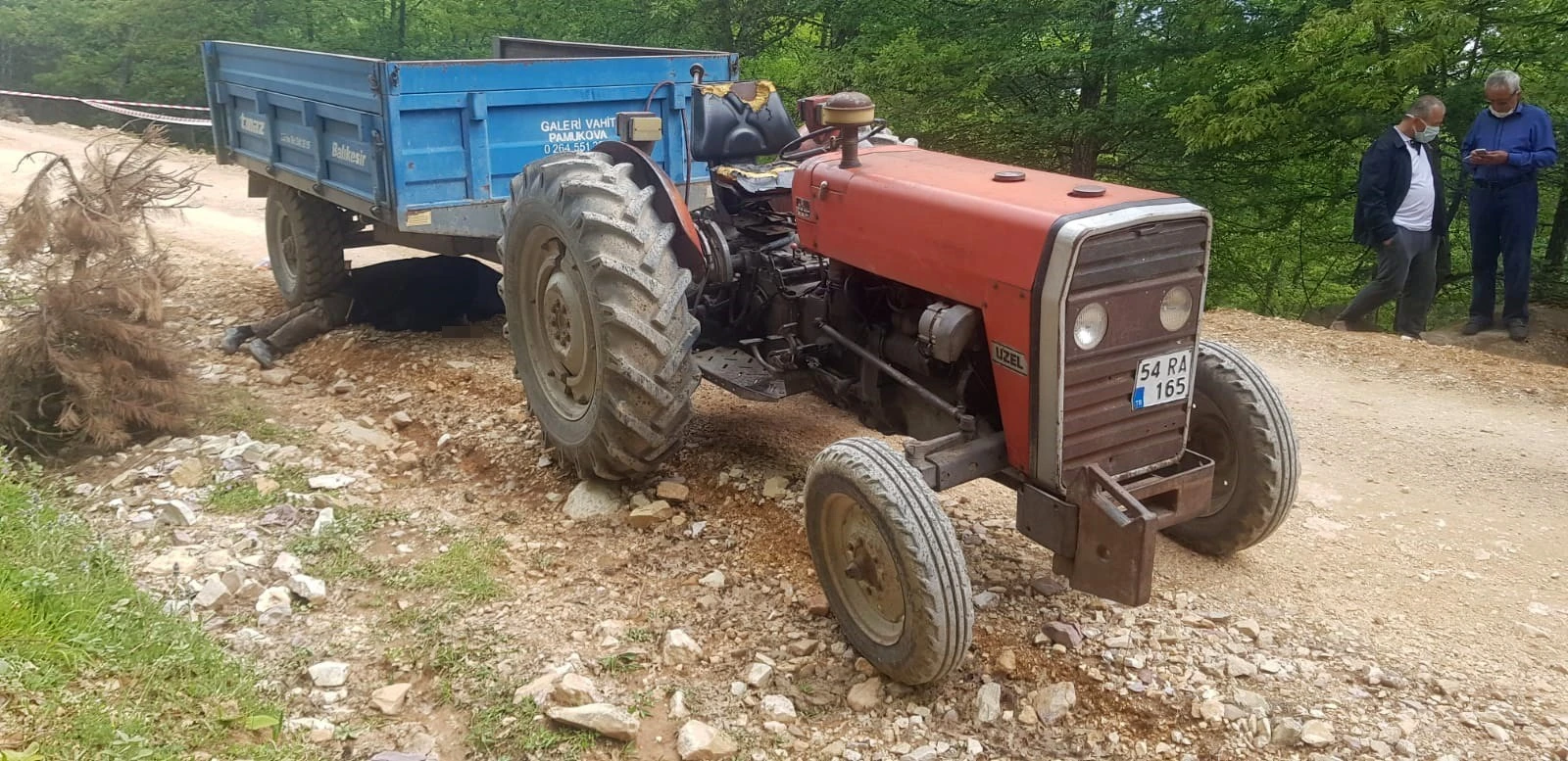 Sakarya'da traktör kazası: 71 yaşındaki adam römork altında kalarak can verdi