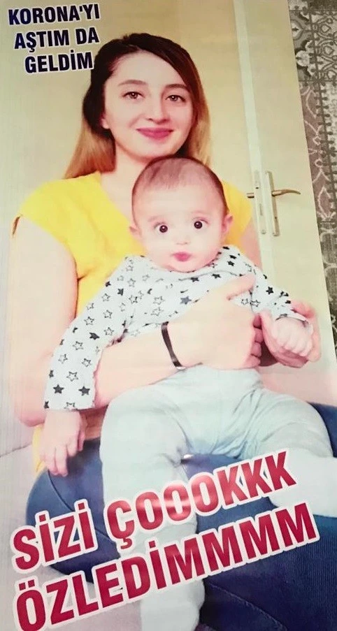 Sağlık çalışanı 4 aydır görmediği ailesine 'Koronayı aştım da geldim' afişi ile gitti