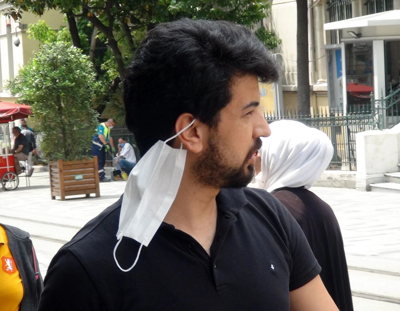 Taksim Meydanı’nda kalabalık her geçen gün artıyor