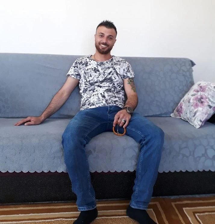 Direğe çarpan motosiklet sürücüsü öldü