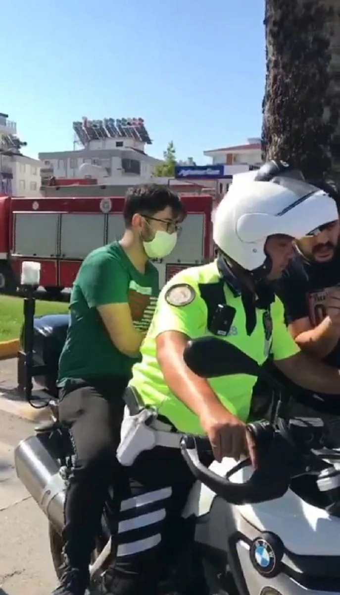 Kaza geçiren baba oğlunu sınava gönderdi