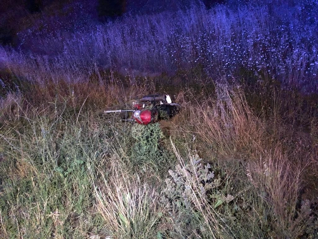 Motosikletiyle yoldan çıkan sürücü hayatını kaybetti