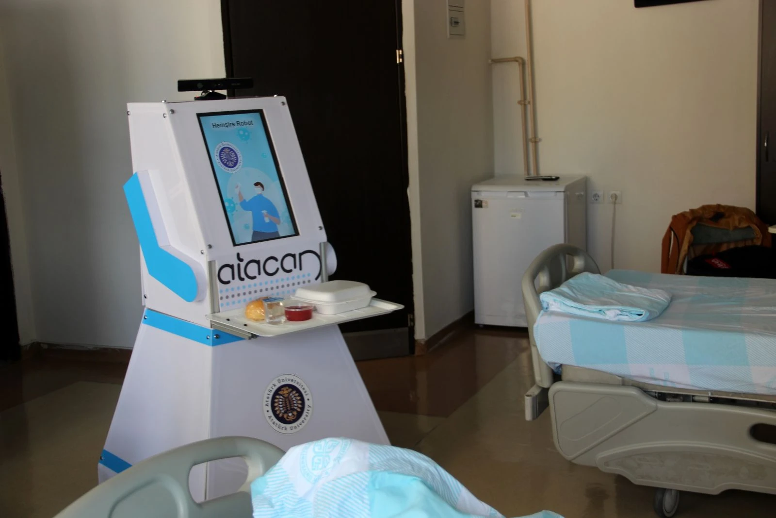 Covid hastalarının yeni bakıcısı robot hemşire ‘Atacan’
