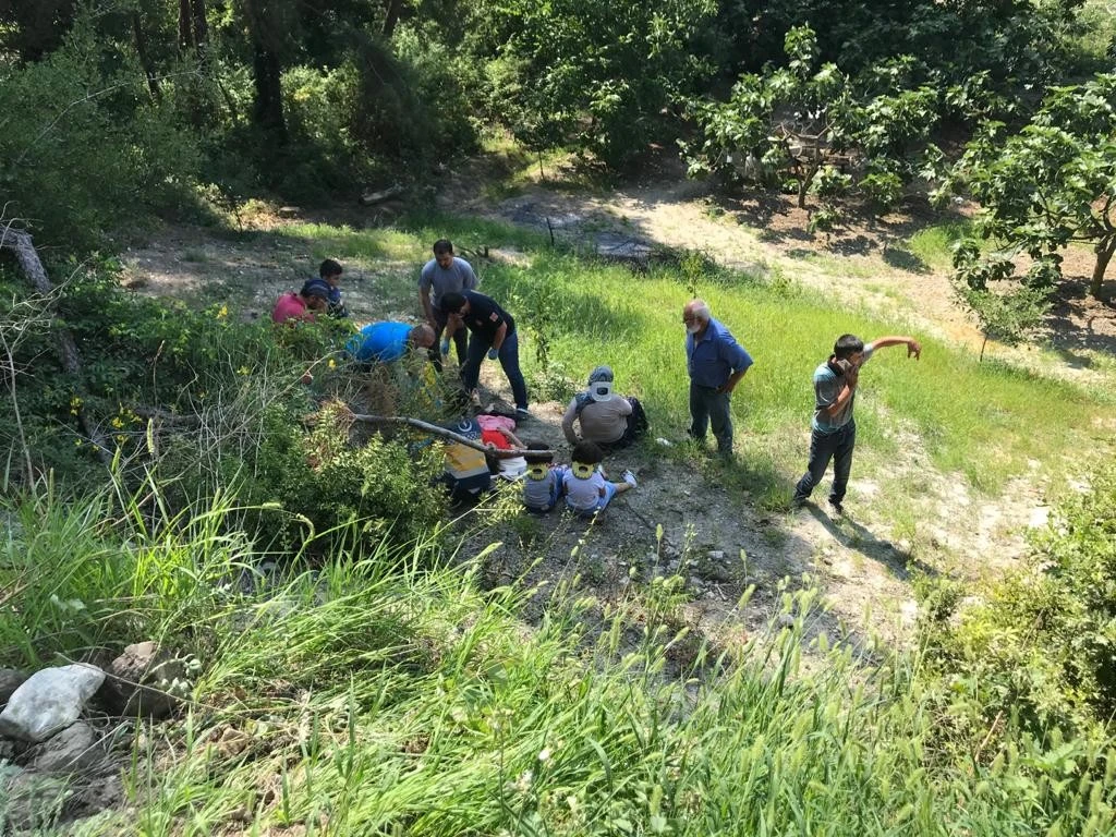 Feride nine, 3 torunu ile birlikte uçuruma yuvarlandı