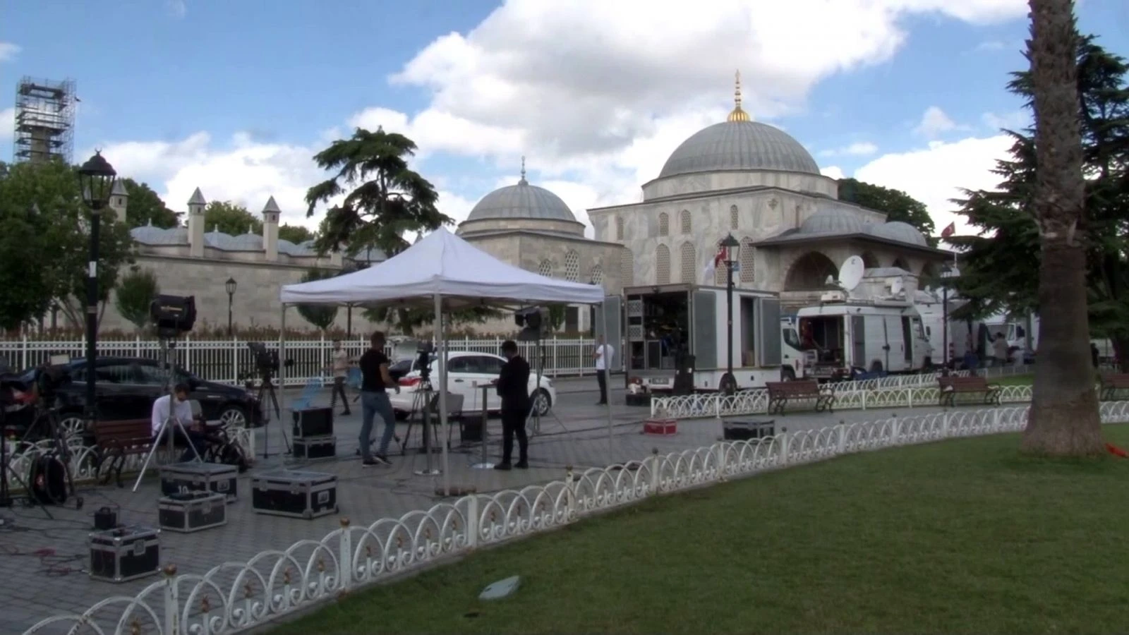 Ayasofya'da kritik karar öncesi yoğun basın ilgisi