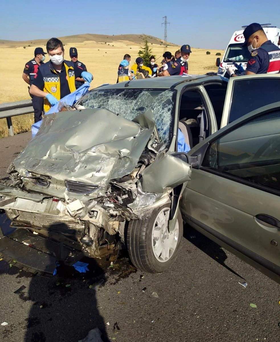 1 gün önce nişanlanan polis trafik kazasında öldü