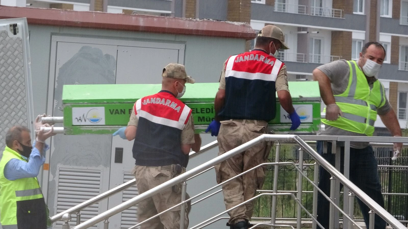 Batan teknede boğulanlar kimsesizler mezarlığına defnediliyor