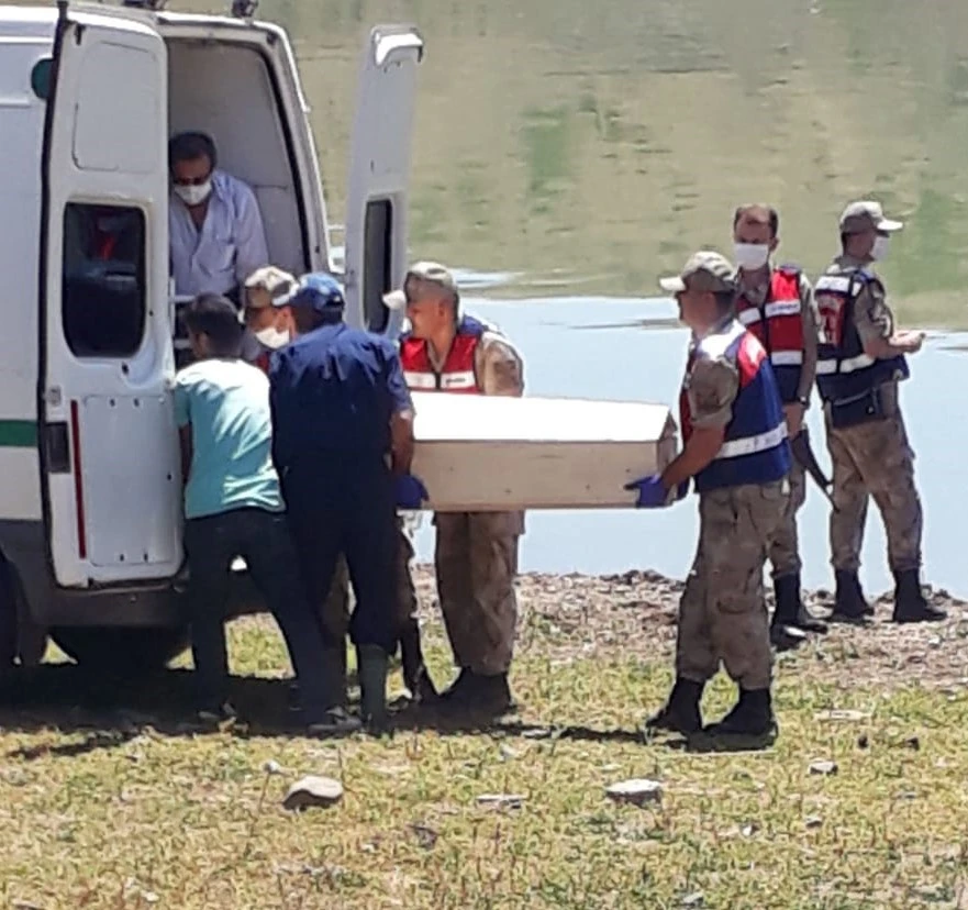 Elazığ'da Murat Nehri'nde erkek cesedi bulundu