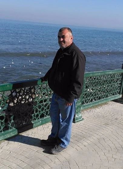 Patronuna iyi hissetmediğini söyledikten sonra kaza geçirerek öldü