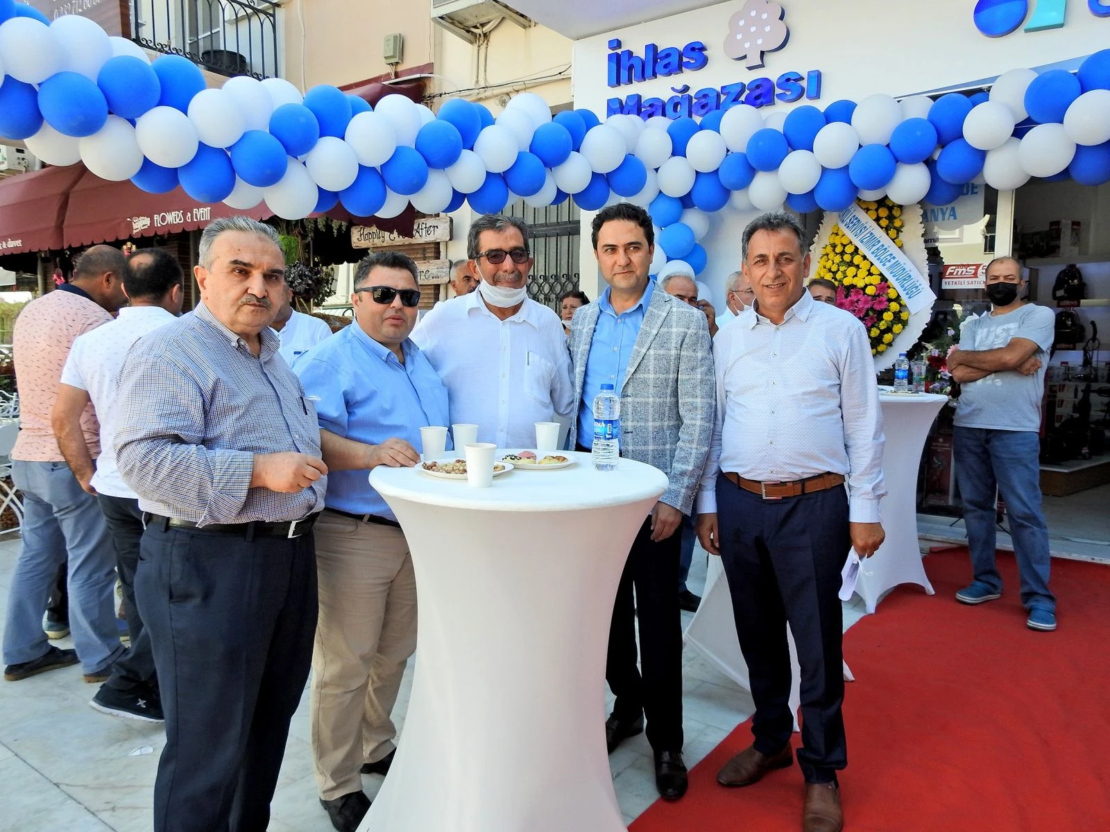 Çeşme İhlas Mağazası hizmete açıldı