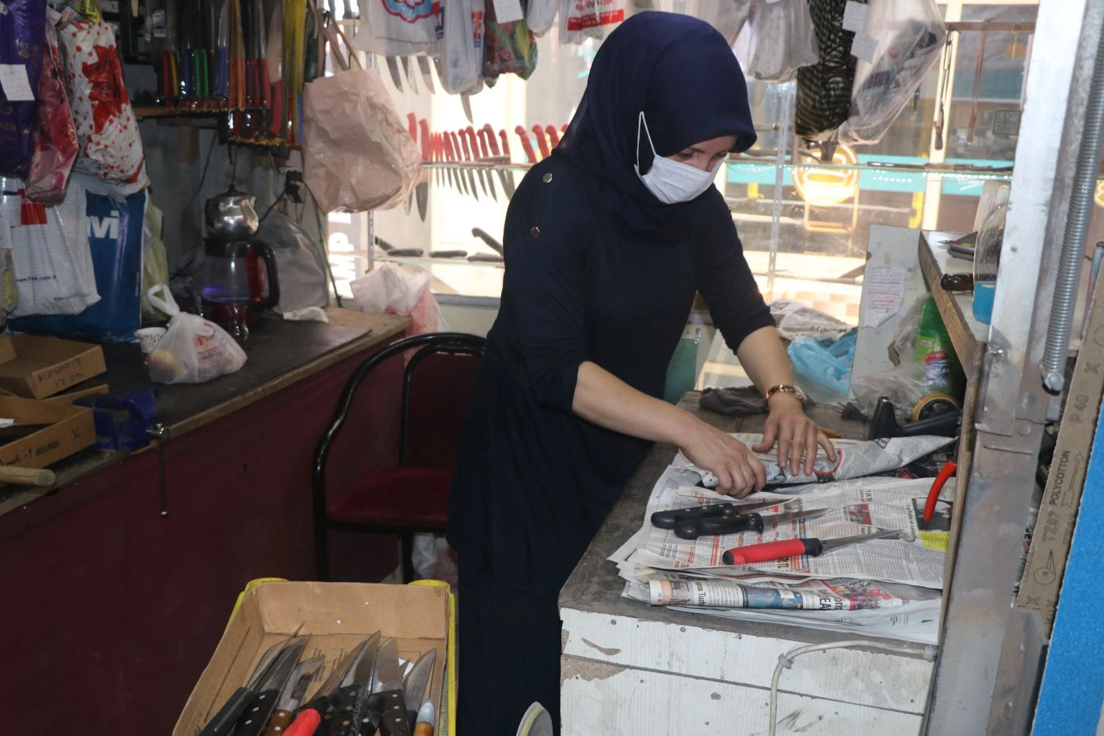 Siparişleri yetiştirmek için gece yarısına kadar çalışıyorlar
