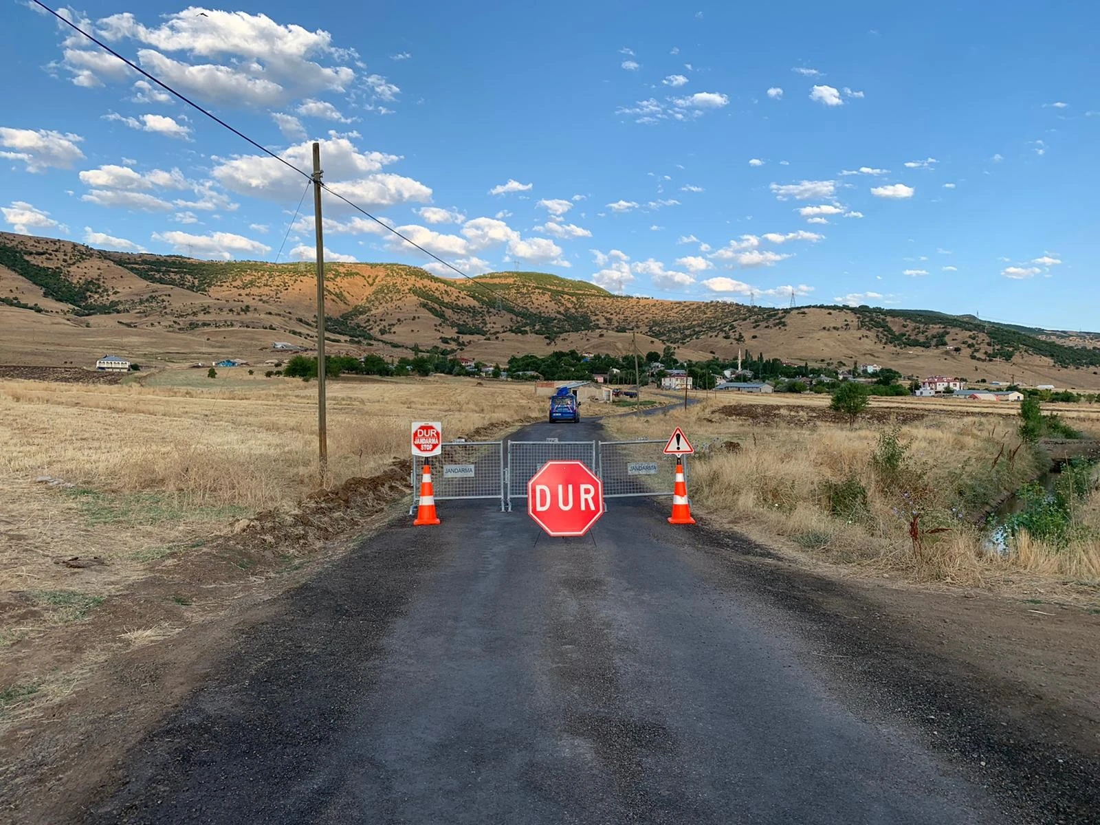 Bir sokak ve köy karantinaya alındı