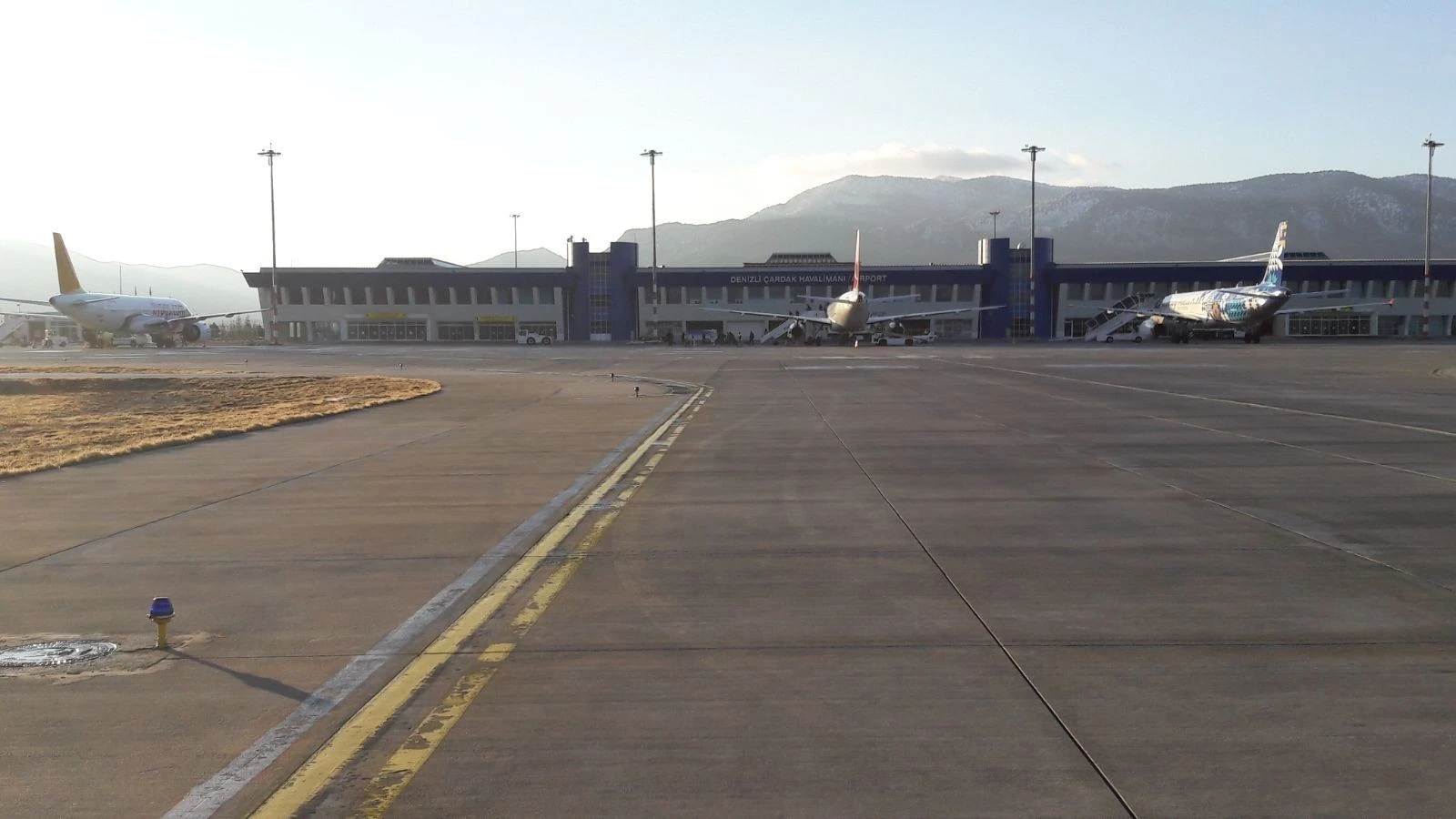 Havalimanı görevlisi ve oğlunun korona virüs testi pozitif çıktı