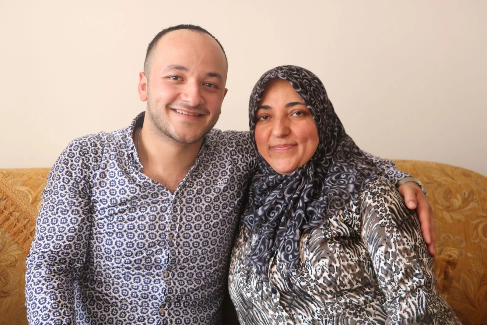 Abisinin düğününe üniformayla katılan asker, ailesini gözyaşına boğdu