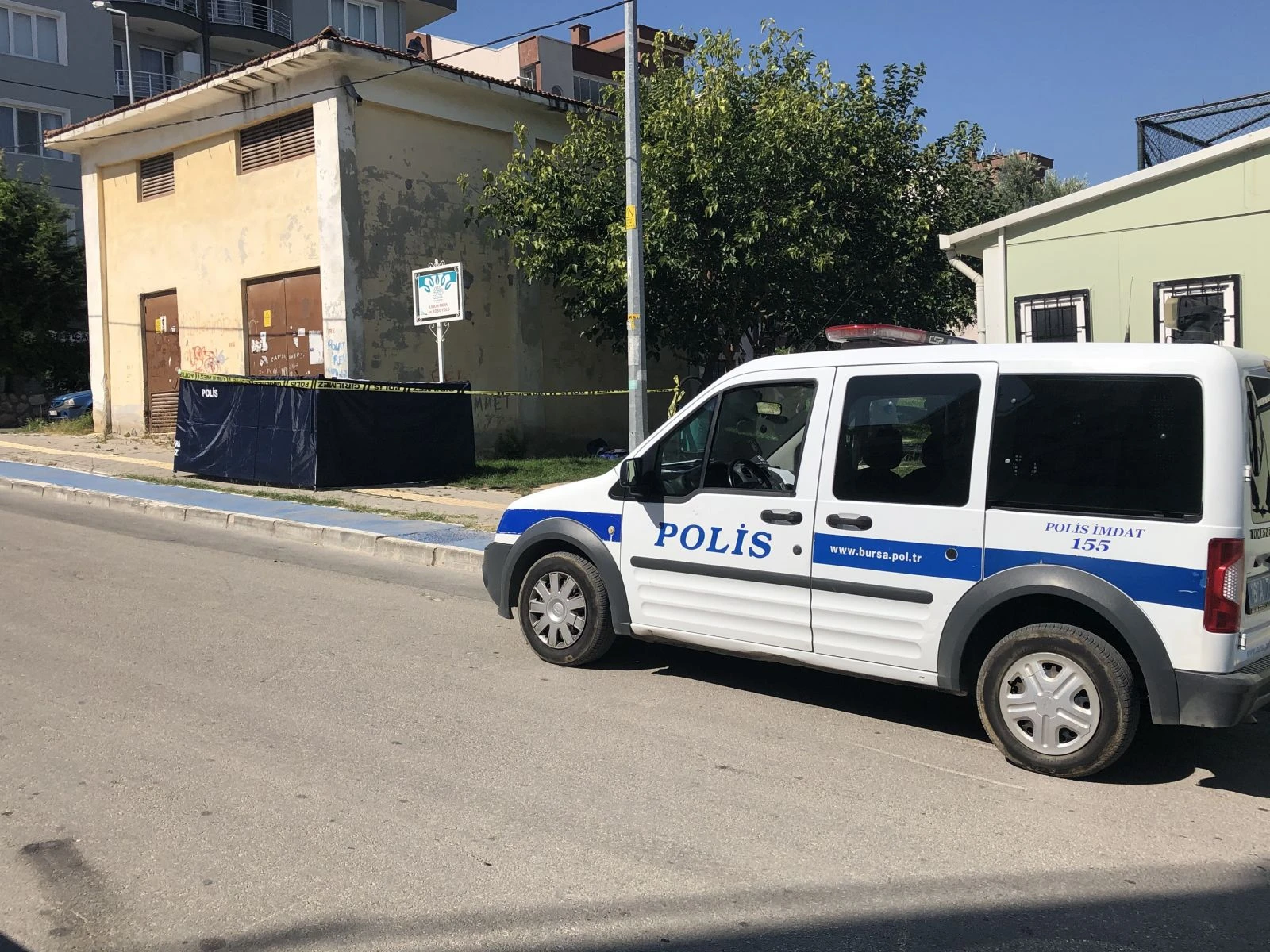 Sabah sporu için gittiği koşu parkında kalp krizi geçirdi