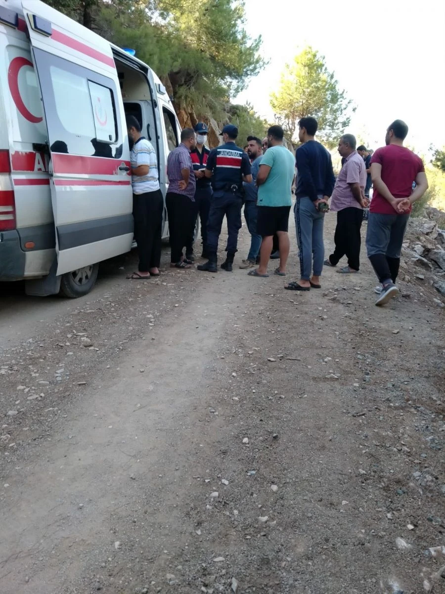 Kamyonet uçuruma yuvarlandı: 7 yaralı