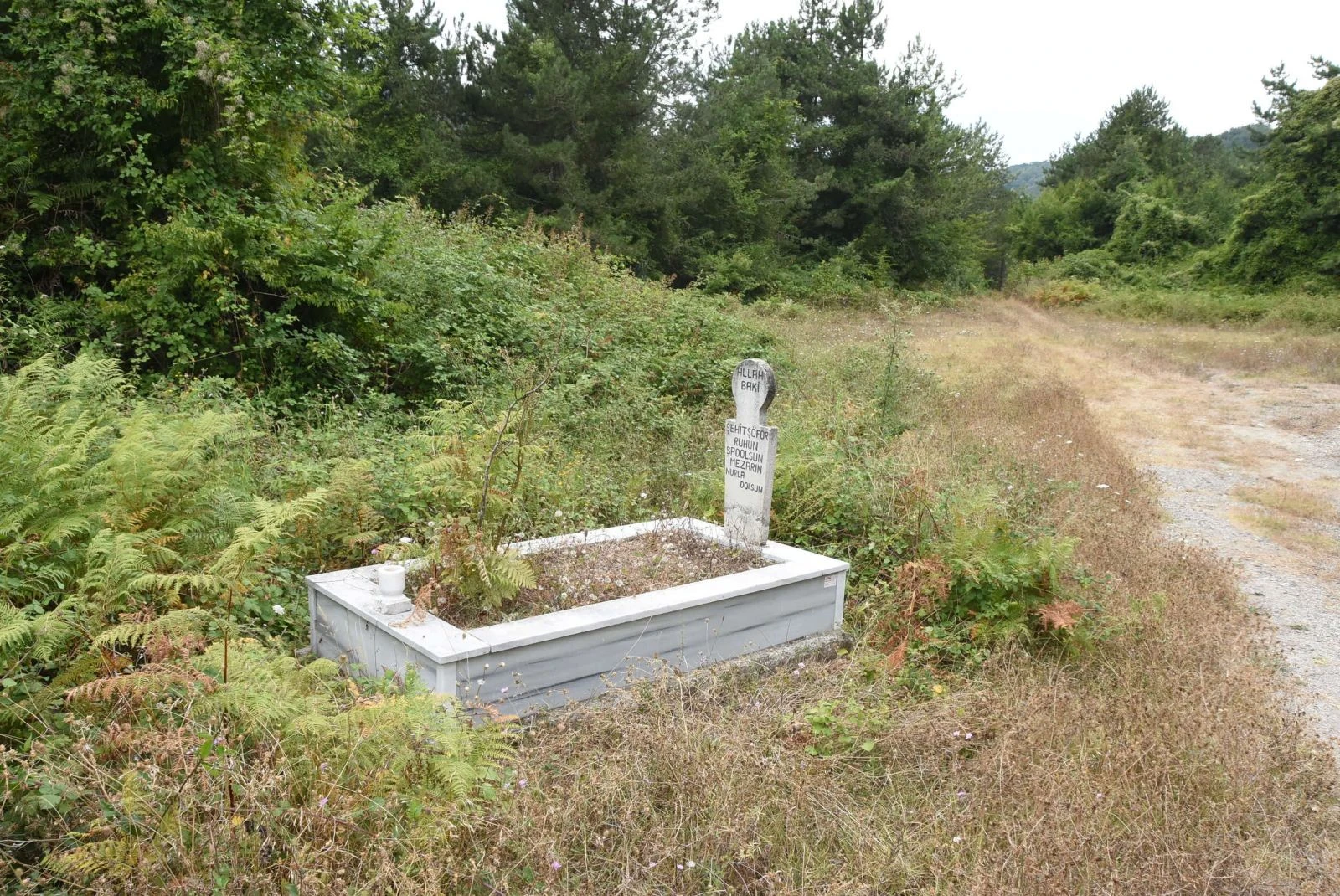 Kimsesiz şoförün anlam dolu mezarı