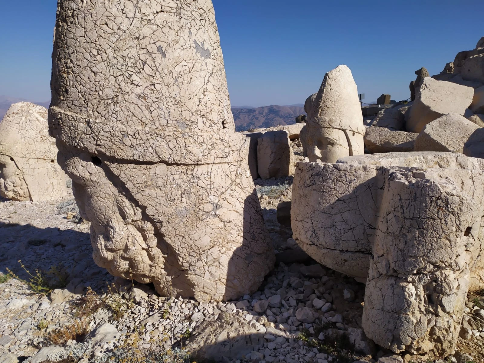 Nemrut Dağı’ndaki 2 bin 60 yıllık heykel kurtarıldı