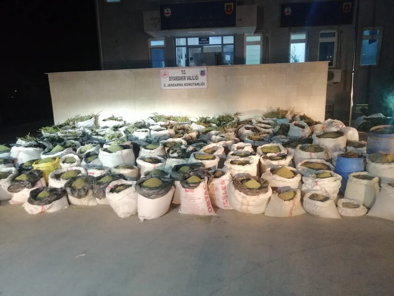 Diyarbakır’da terörün finans kaynağına büyük darbe