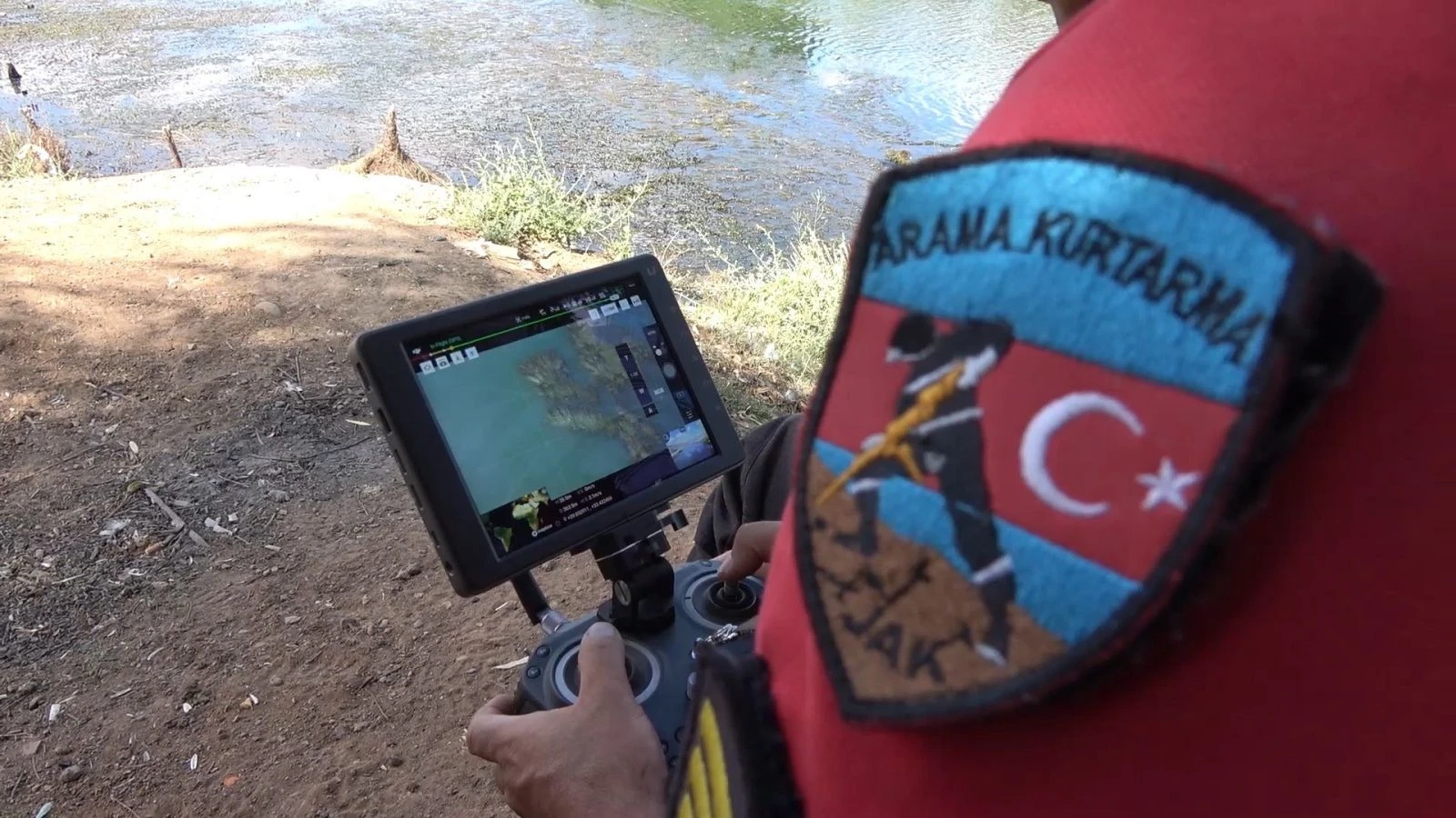 Kayıp genç her yerde didik didik aranıyor