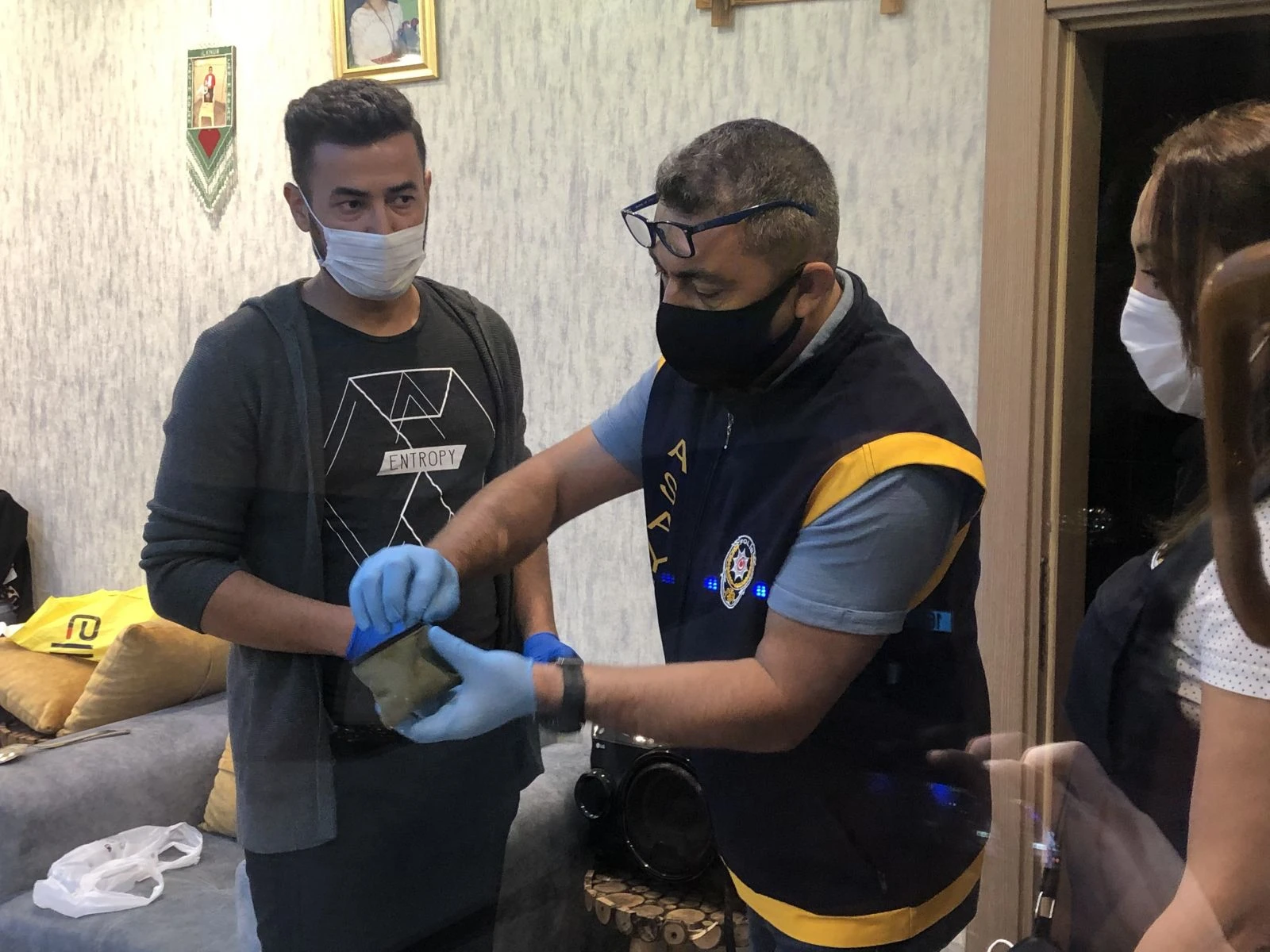 Şafak vakti dev uyuşturucu operasyonu