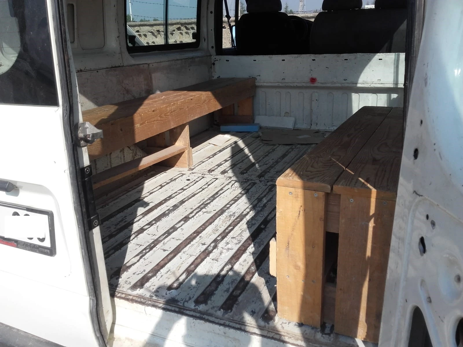 İlkel yöntemle korsan yolcu taşımacılığı yapan sürücüler jandarmaya yakalandı