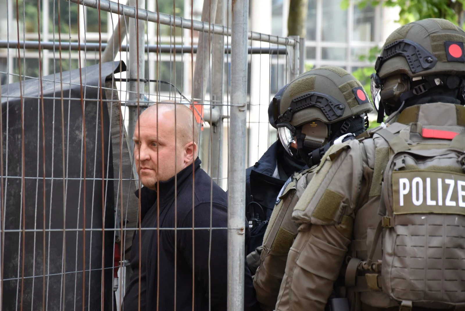 Erdoğan’ın konvoyu güvenlik gerekçesiyle Hamburg’da bekletildi