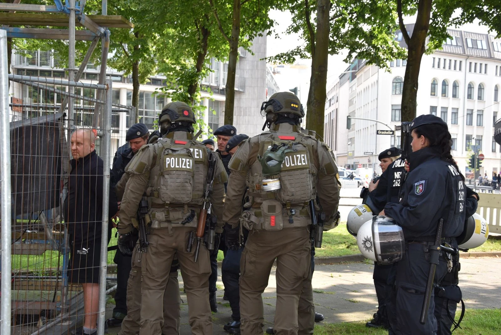 Erdoğan’ın konvoyu güvenlik gerekçesiyle Hamburg’da bekletildi