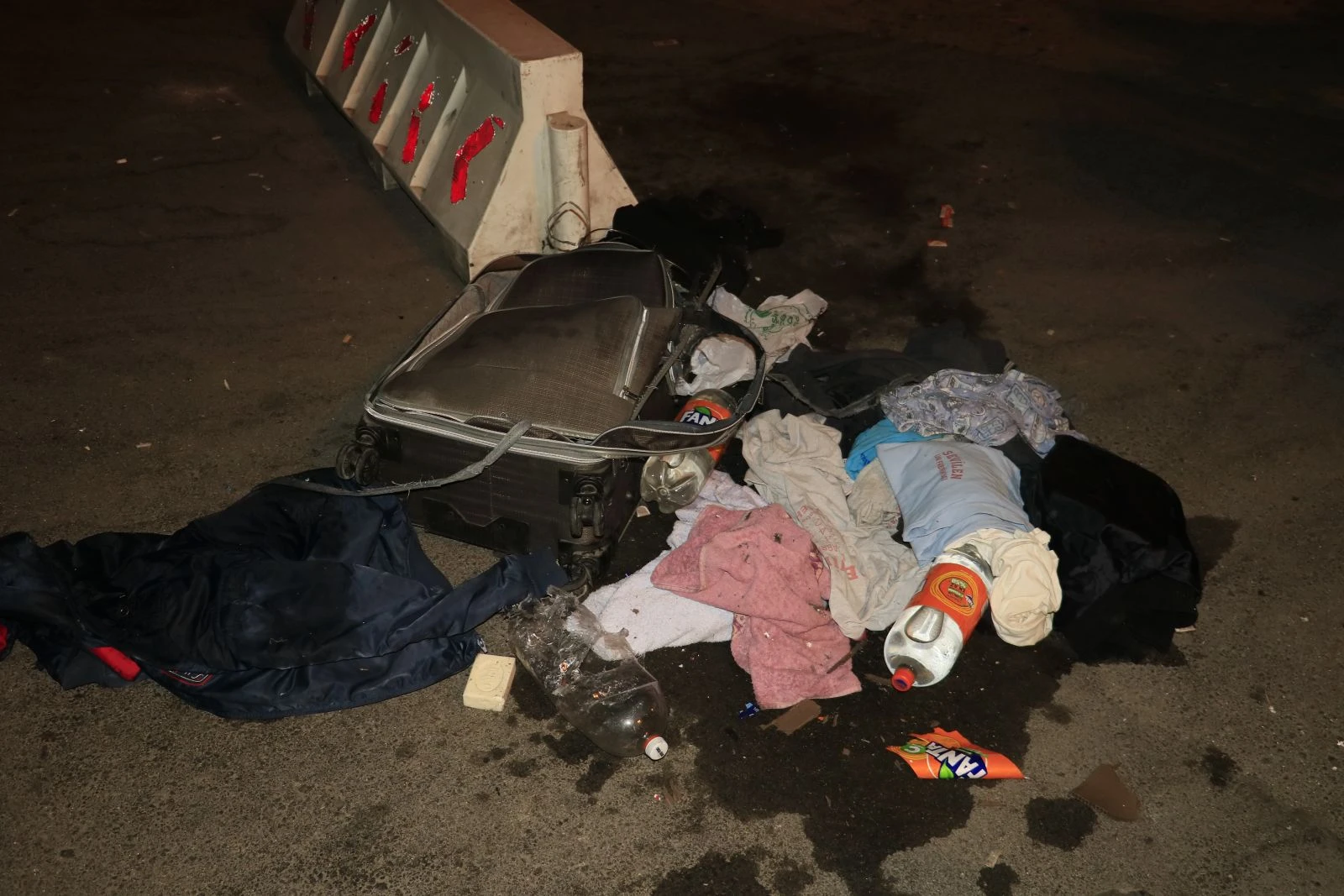 Otogar kapısına bırakılan valiz korkuttu