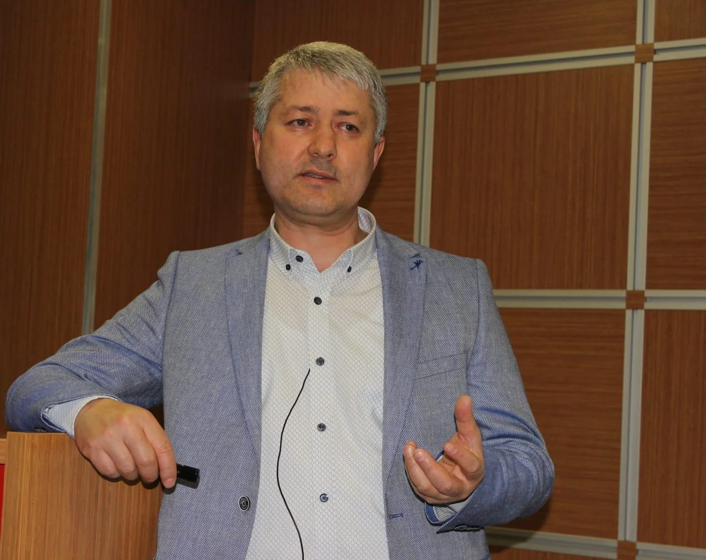 Elazığ’ın sevilen doktoru, son yolculuğuna uğurlandı