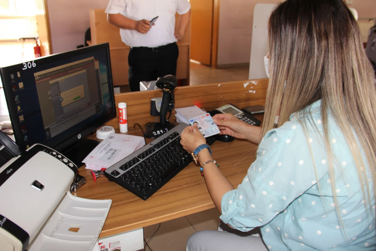 Ehliyet bilgileri kimlik kartlarına yükleniyor